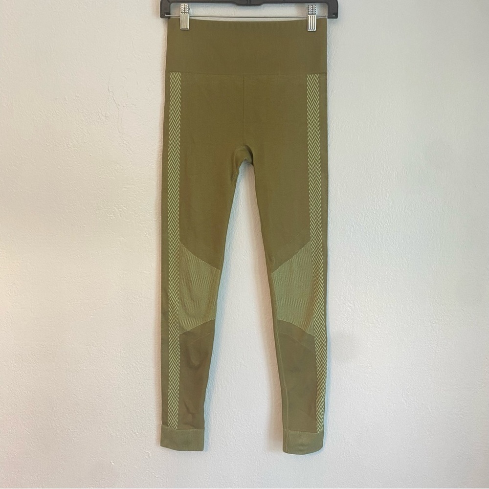 Fabletics Green Performance‎ Leggings